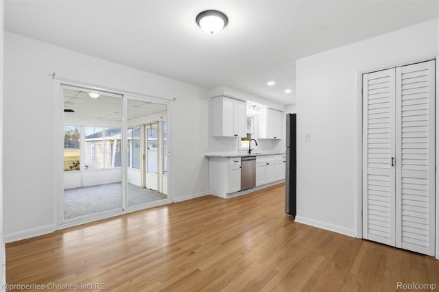 1212 S Amelia Avenue, Royal Oak, MI 48073