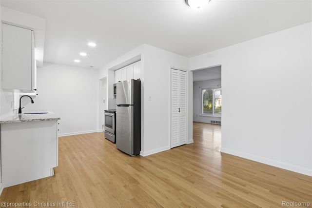 1212 S Amelia Avenue, Royal Oak, MI 48073