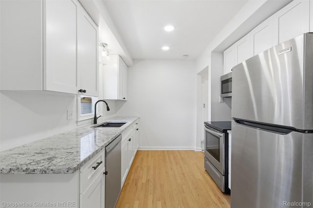 1212 S Amelia Avenue, Royal Oak, MI 48073