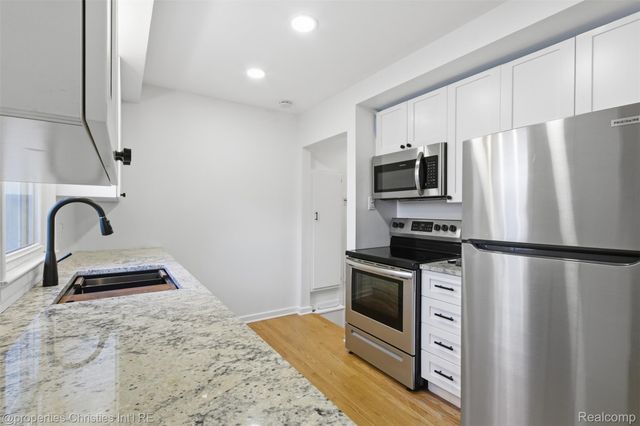 1212 S Amelia Avenue, Royal Oak, MI 48073