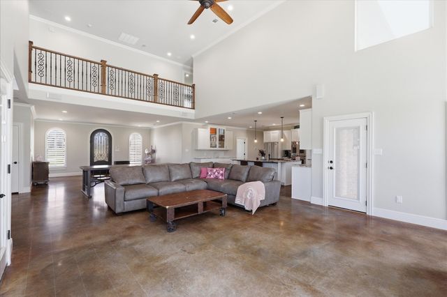 89 Thornwood Lane, Van Alstyne, TX 75495