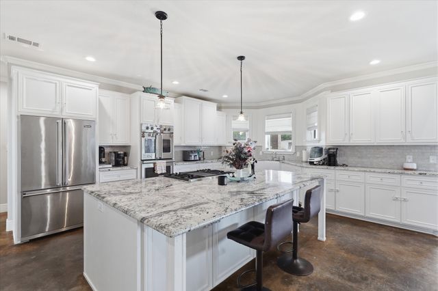 89 Thornwood Lane, Van Alstyne, TX 75495