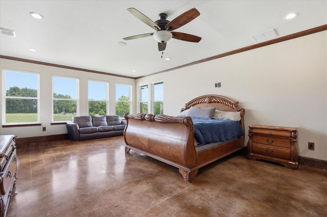 89 Thornwood Lane, Van Alstyne, TX 75495