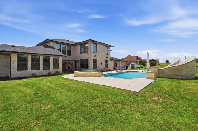 89 Thornwood Lane, Van Alstyne, TX 75495