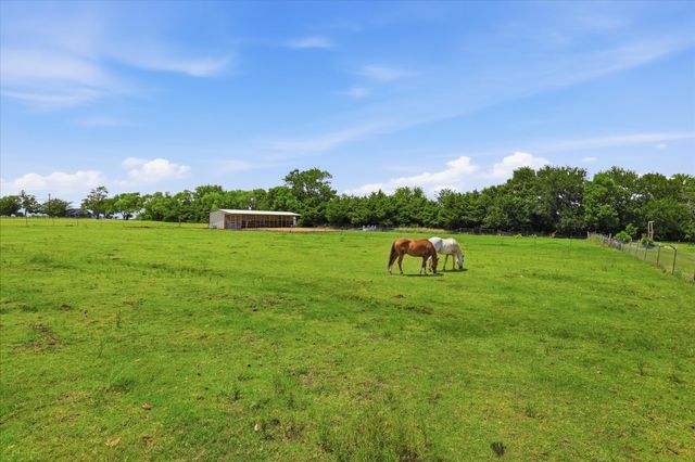 89 Thornwood Lane, Van Alstyne, TX 75495