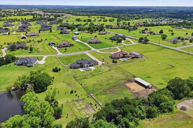 89 Thornwood Lane, Van Alstyne, TX 75495