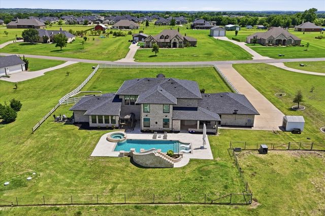 89 Thornwood Lane, Van Alstyne, TX 75495