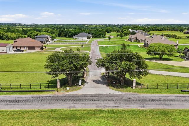 89 Thornwood Lane, Van Alstyne, TX 75495