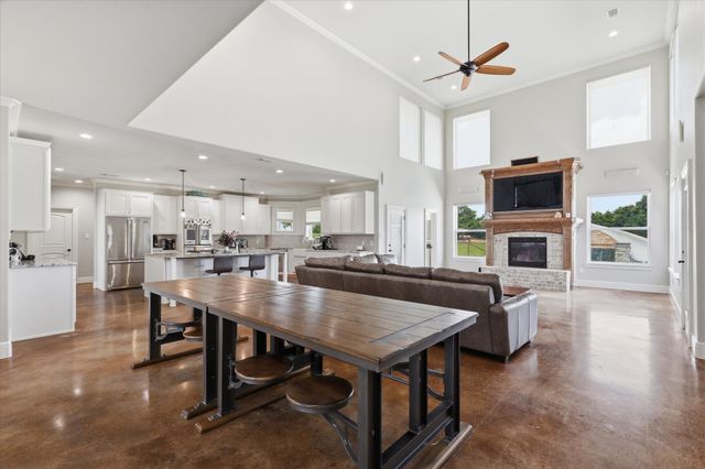 89 Thornwood Lane, Van Alstyne, TX 75495