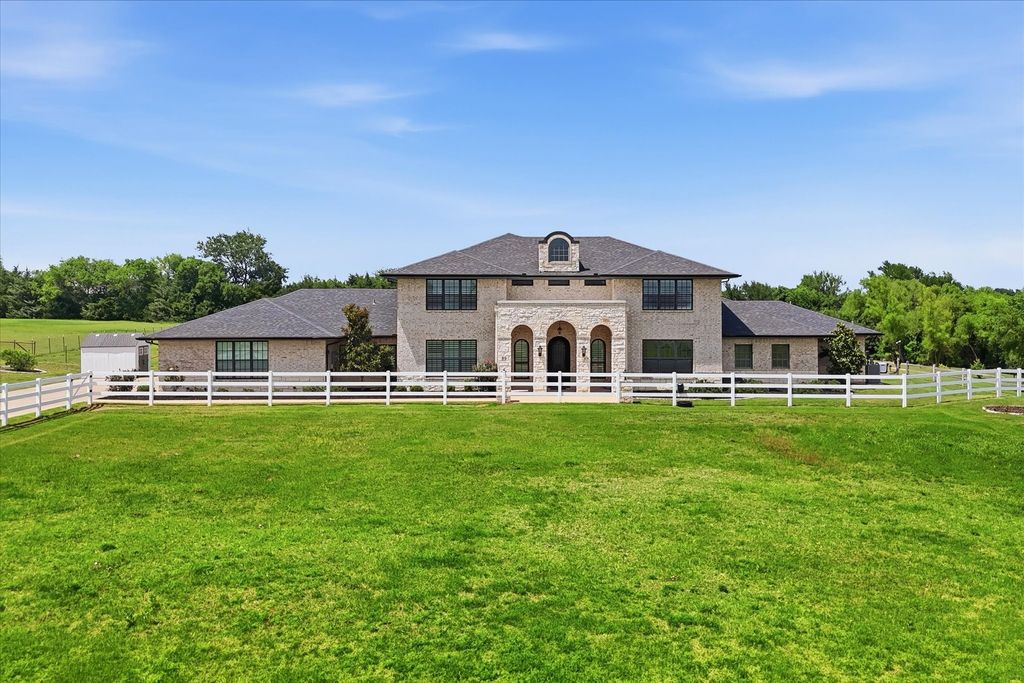 89 Thornwood Lane, Van Alstyne, TX 75495