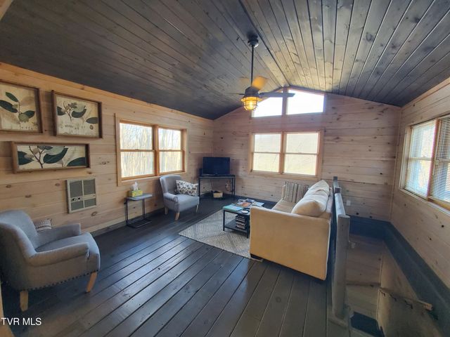 108 Roan View Road, Roan Mountain, TN 37687