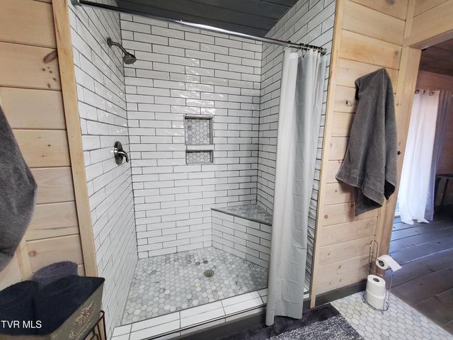 108 Roan View Road, Roan Mountain, TN 37687