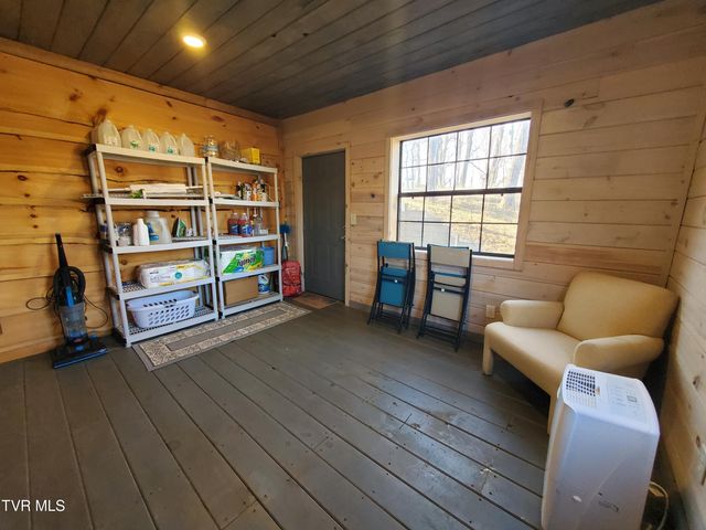 108 Roan View Road, Roan Mountain, TN 37687