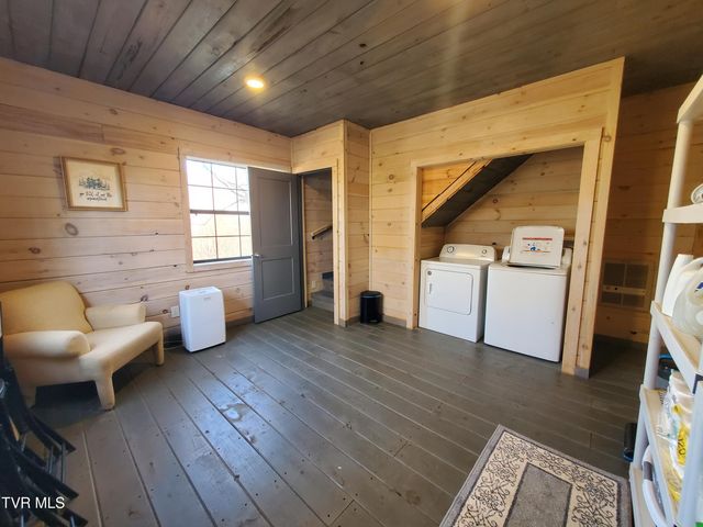 108 Roan View Road, Roan Mountain, TN 37687