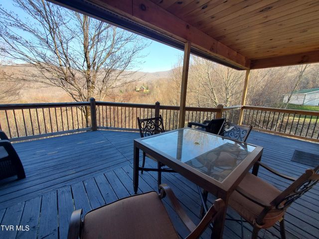 108 Roan View Road, Roan Mountain, TN 37687
