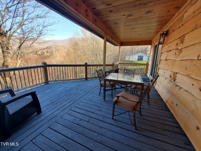 108 Roan View Road, Roan Mountain, TN 37687