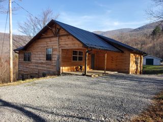 108 Roan View Road, Roan Mountain, TN 37687