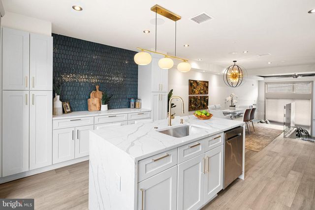 429 SALMON ST, Philadelphia, PA 19125