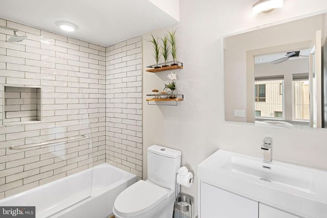 429 SALMON ST, Philadelphia, PA 19125