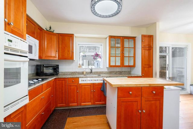 225 MAPLE DR, Browns Mills, NJ 08015