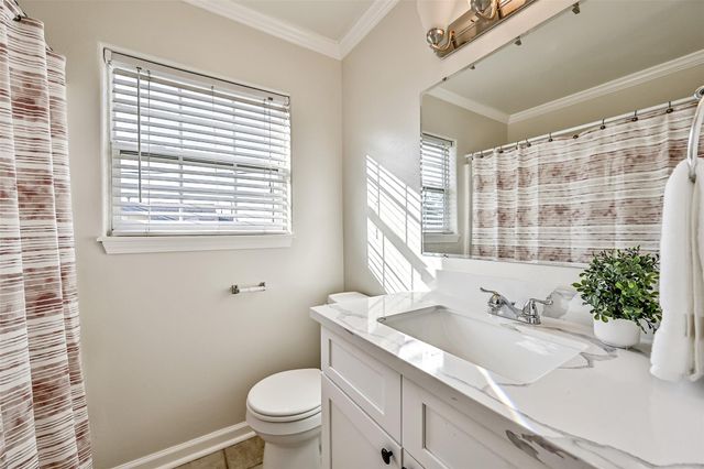 1029 62nd - Upstairs Unit Street 2, Galveston, TX 77551
