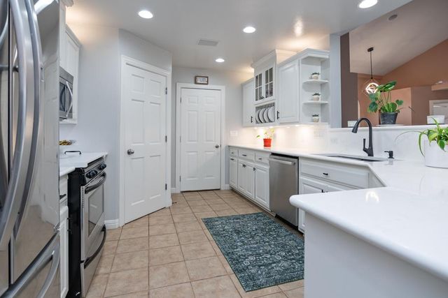 702 MARCKS COURT, Luxemburg, WI 54217