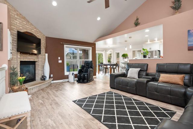 702 MARCKS COURT, Luxemburg, WI 54217