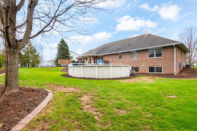 702 MARCKS COURT, Luxemburg, WI 54217