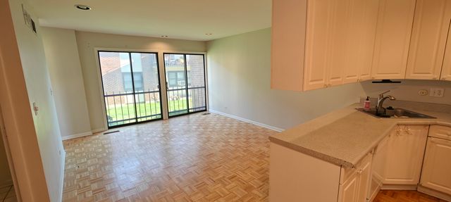 1978 Green Bay Road, Highland Park, IL 60035