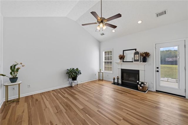 3021 Black Fox Drive, Loganville, GA 30052