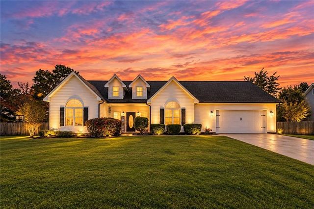3021 Black Fox Drive, Loganville, GA 30052