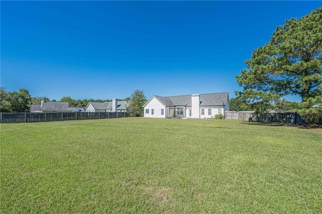 3021 Black Fox Drive, Loganville, GA 30052