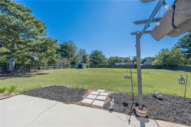 3021 Black Fox Drive, Loganville, GA 30052