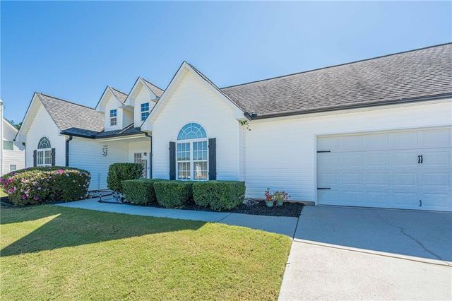 3021 Black Fox Drive, Loganville, GA 30052