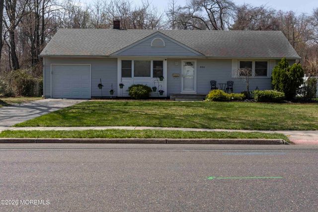834 Brookside Drive, Toms River, NJ 08753