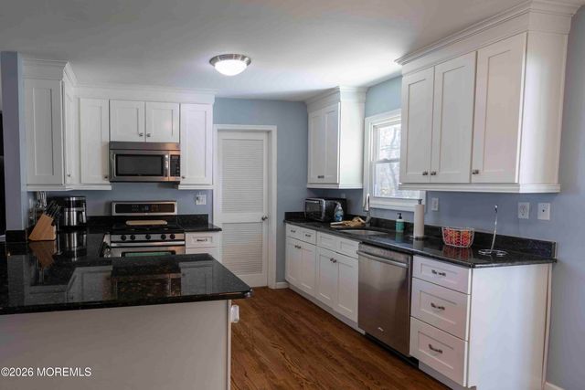 834 Brookside Drive, Toms River, NJ 08753