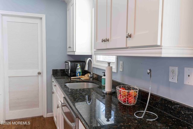 834 Brookside Drive, Toms River, NJ 08753