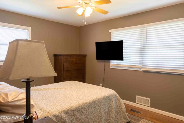834 Brookside Drive, Toms River, NJ 08753