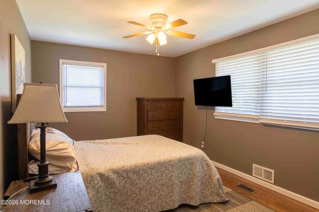 834 Brookside Drive, Toms River, NJ 08753