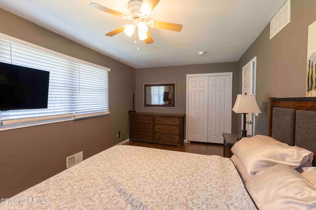 834 Brookside Drive, Toms River, NJ 08753