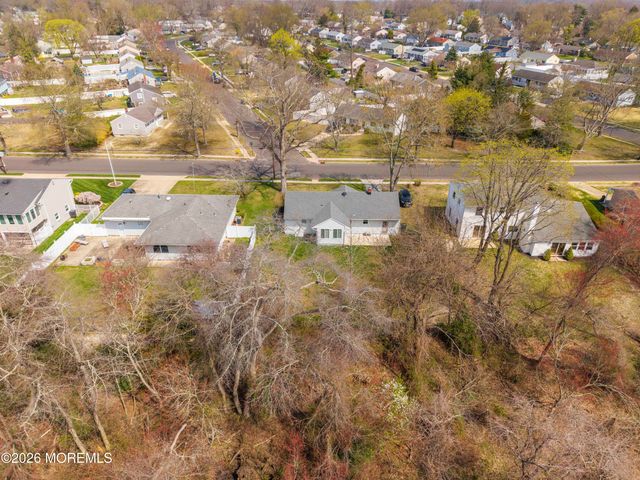 834 Brookside Drive, Toms River, NJ 08753