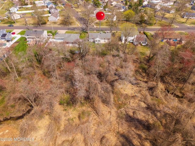 834 Brookside Drive, Toms River, NJ 08753