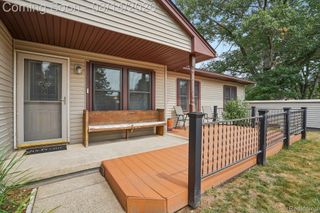 7812 Oakland Place, Waterford Charter Township, MI 48327