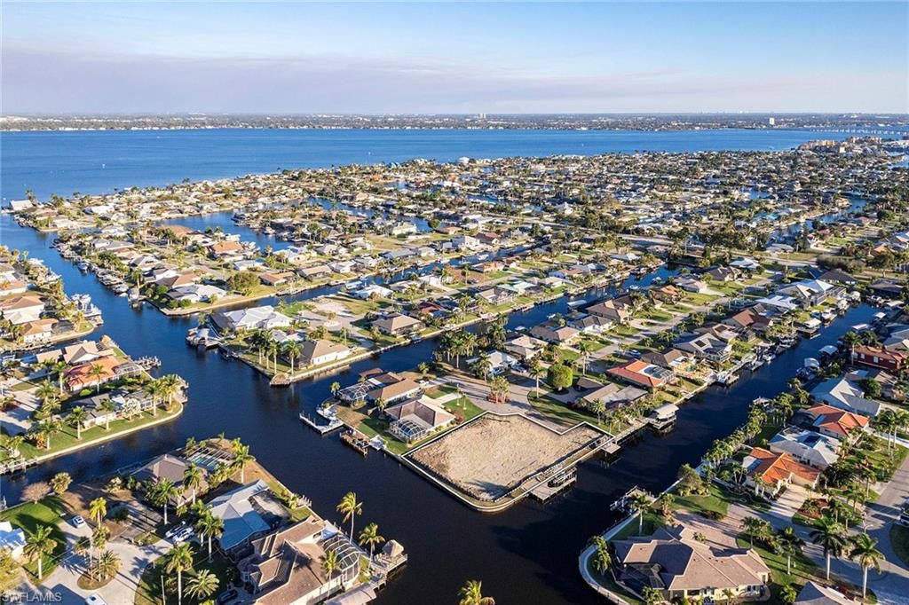 3303 SE 18th PL, CAPE CORAL, FL 33904 — exterior