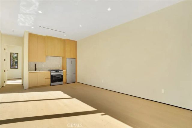 5149 Beeman Avenue, Valley Village, CA 91607