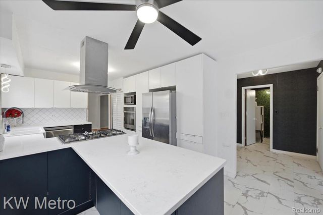 29450 Sharon Lane, Southfield, MI 48076