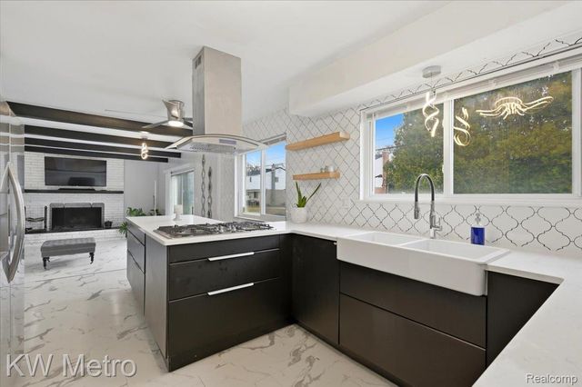 29450 Sharon Lane, Southfield, MI 48076