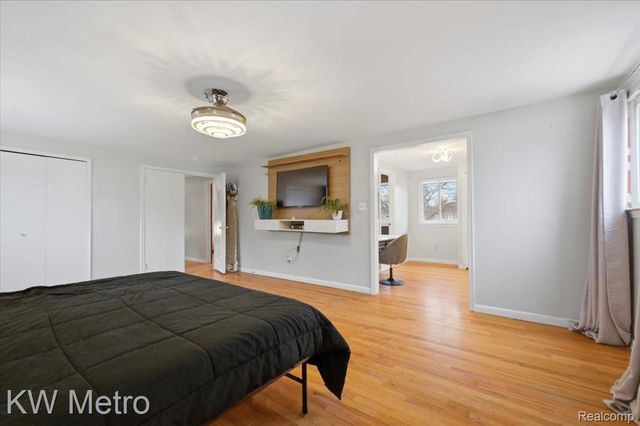 29450 Sharon Lane, Southfield, MI 48076