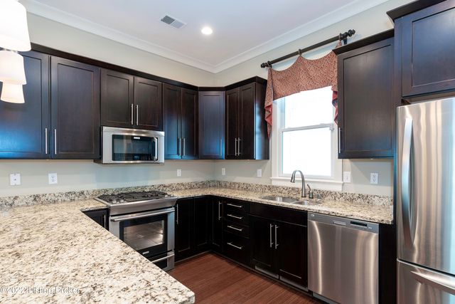 9317 Norton Commons Blvd, Prospect, KY 40059