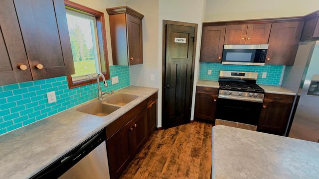 416 Torrey Pines Drive, Mankato, MN 56001